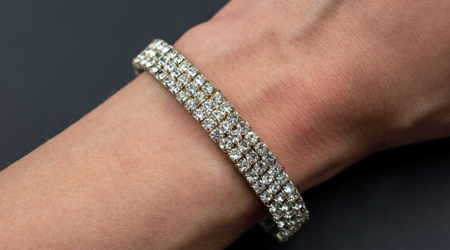 Les bracelets avec diamants pour femme : élégance et raffinement !